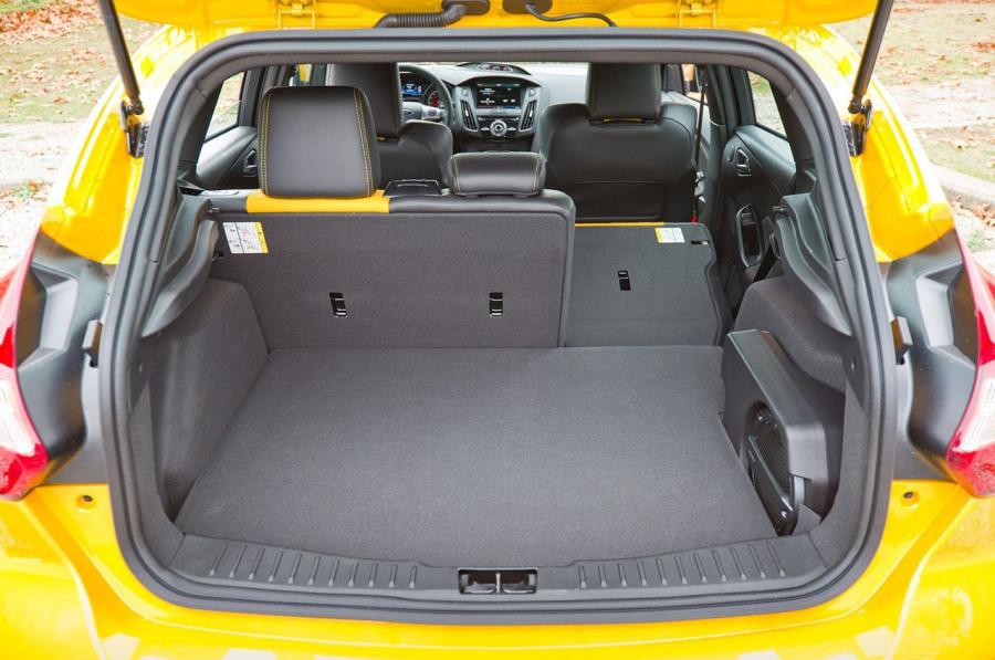  Ford Focus ST 2013 года  (фото 18 из 92)